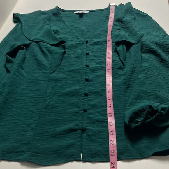 NWT Nine West blouse green ruffles buttons feminine small St Patrick’s day top - Picture 4 of 8
